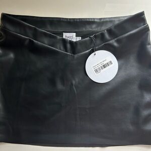BRAND NEW PRINCESS POLLY black leather skirt